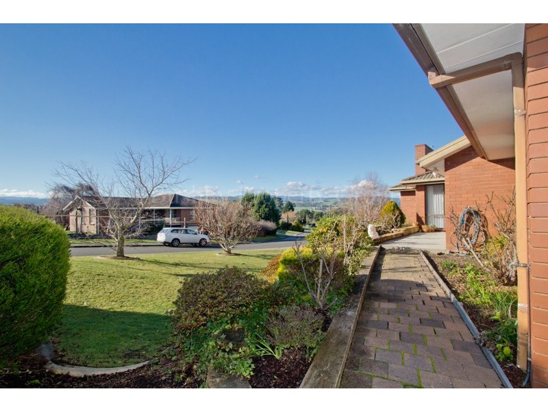 13 Benwerrin Crescent, Norwood TAS 7250