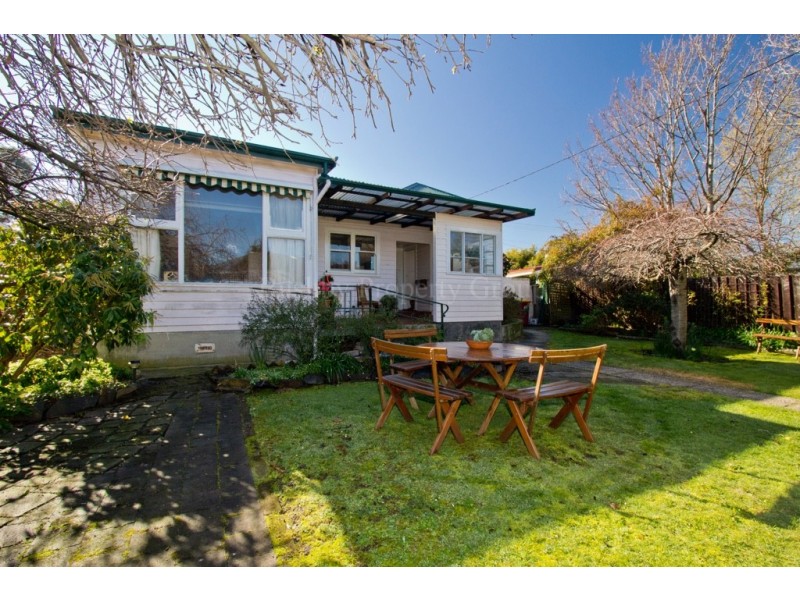 9 Albion Street, Invermay TAS 7248