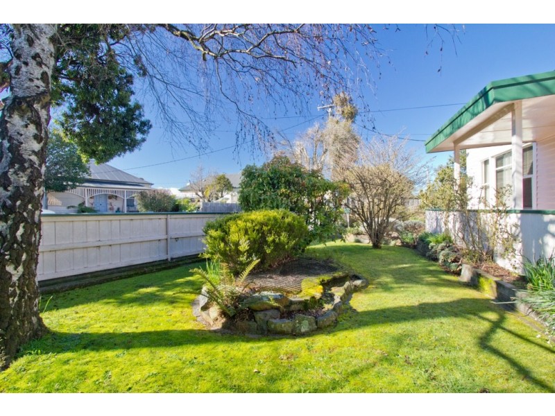 9 Albion Street, Invermay TAS 7248
