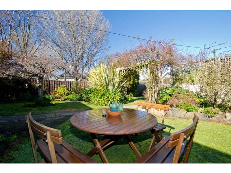 9 Albion Street, Invermay TAS 7248