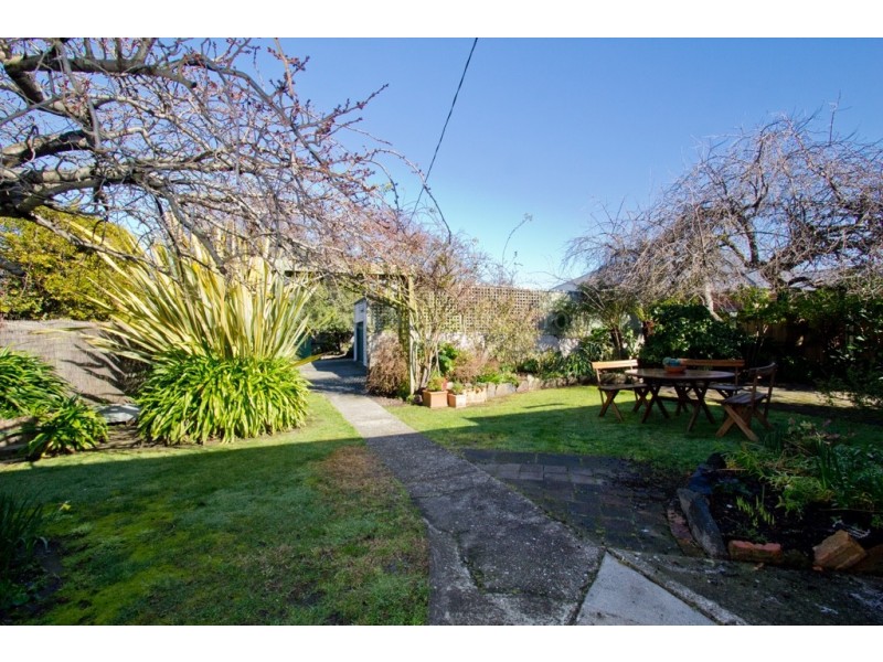 9 Albion Street, Invermay TAS 7248