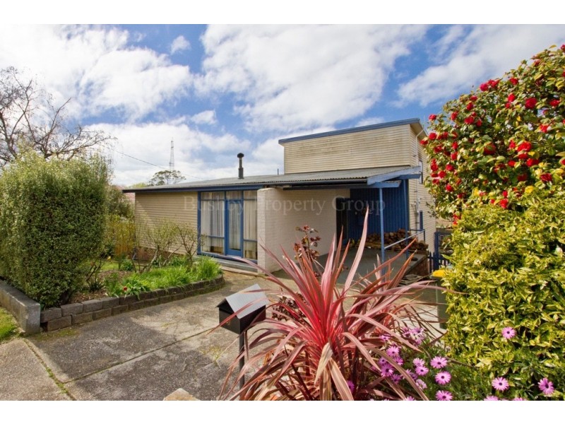 9 Valley Street, Trevallyn TAS 7250