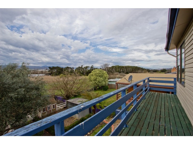 9 Valley Street, Trevallyn TAS 7250