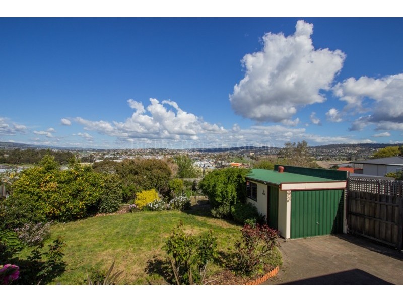 33 Button Street, Mowbray TAS 7248