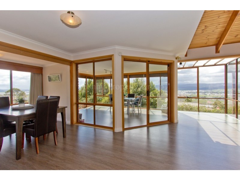 1/11 Lachlan Parade, Trevallyn TAS 7250