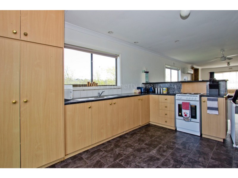 6 Quarantine Road, Kings Meadows TAS 7249