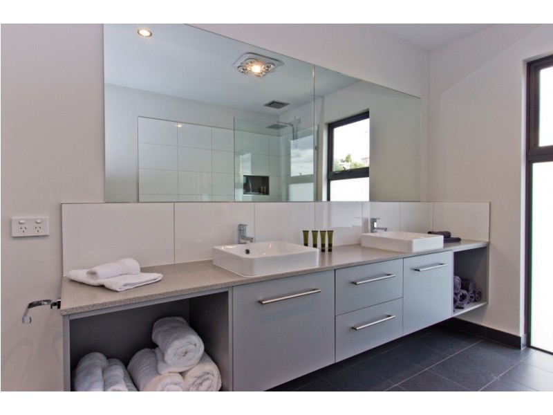 2/3 Powena Street, South Launceston TAS 7249