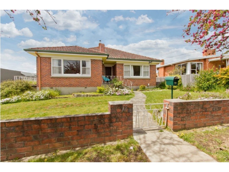 11 Hawthorn Street, Norwood TAS 7250