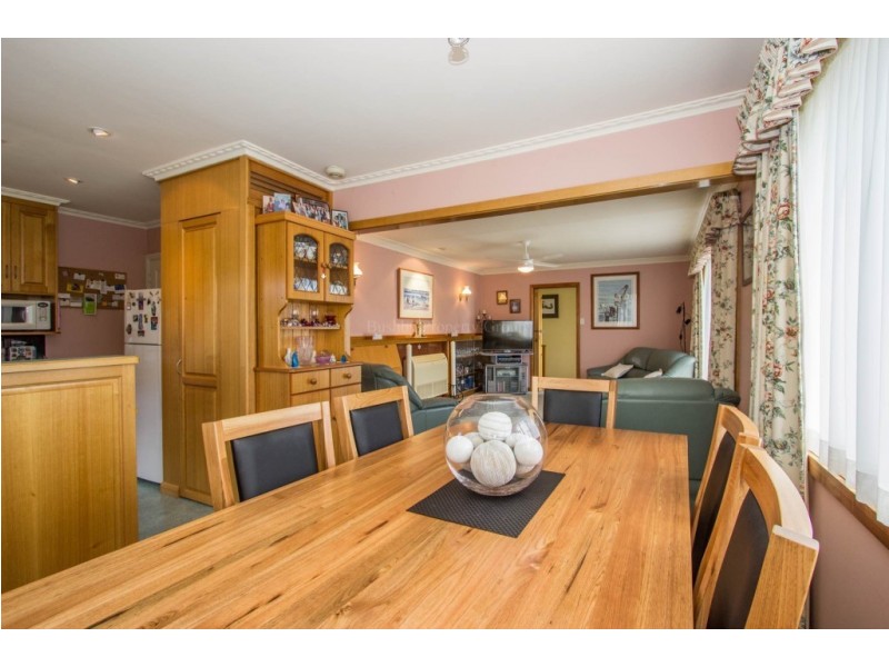 14 Cedar Street, Newnham TAS 7248