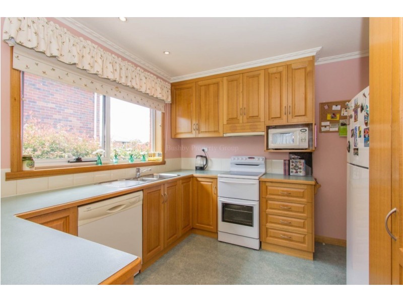 14 Cedar Street, Newnham TAS 7248