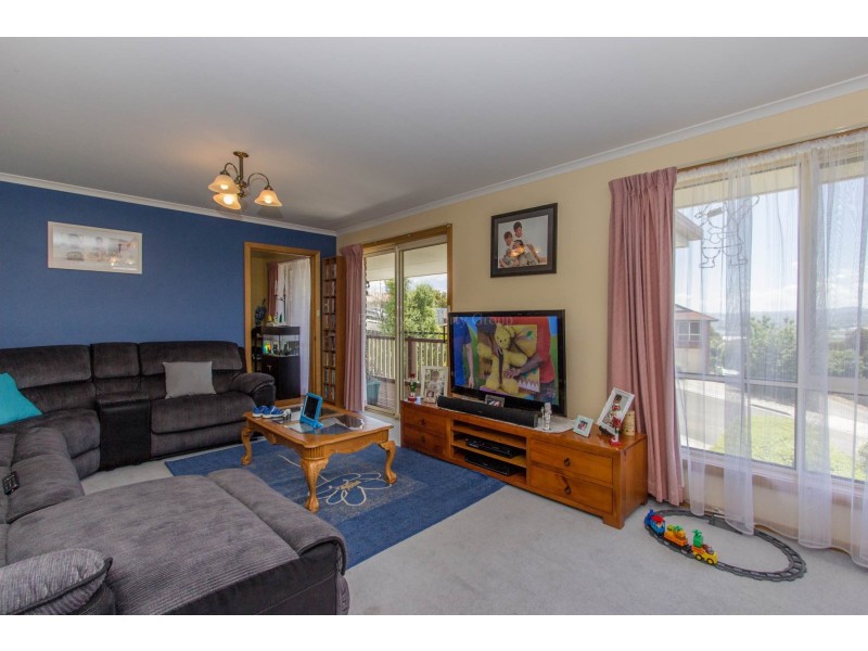 24 Lachlan Parade, Trevallyn TAS 7250