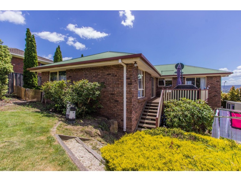 24 Lachlan Parade, Trevallyn TAS 7250