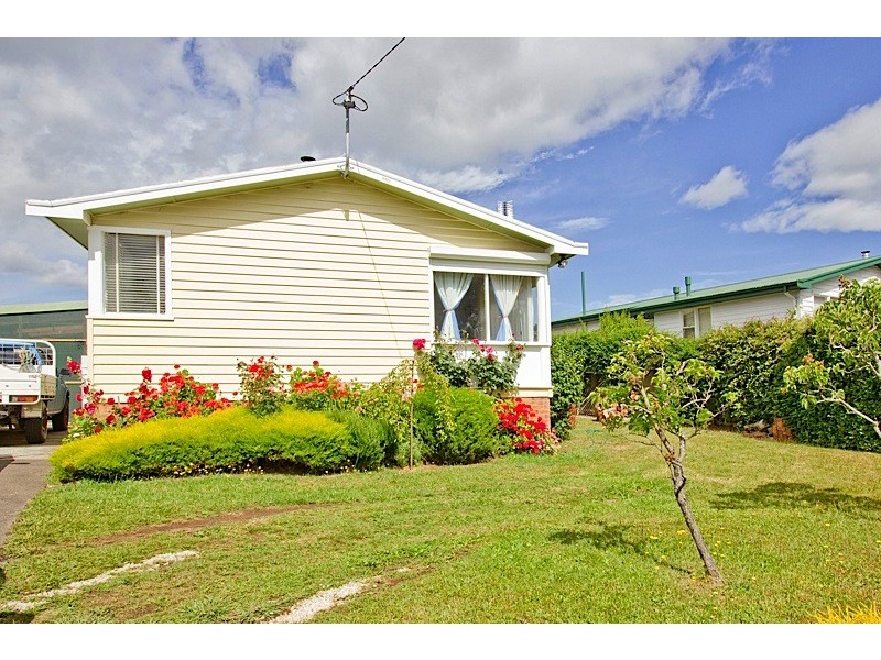 11 Naroo Street, Waverley TAS 7250