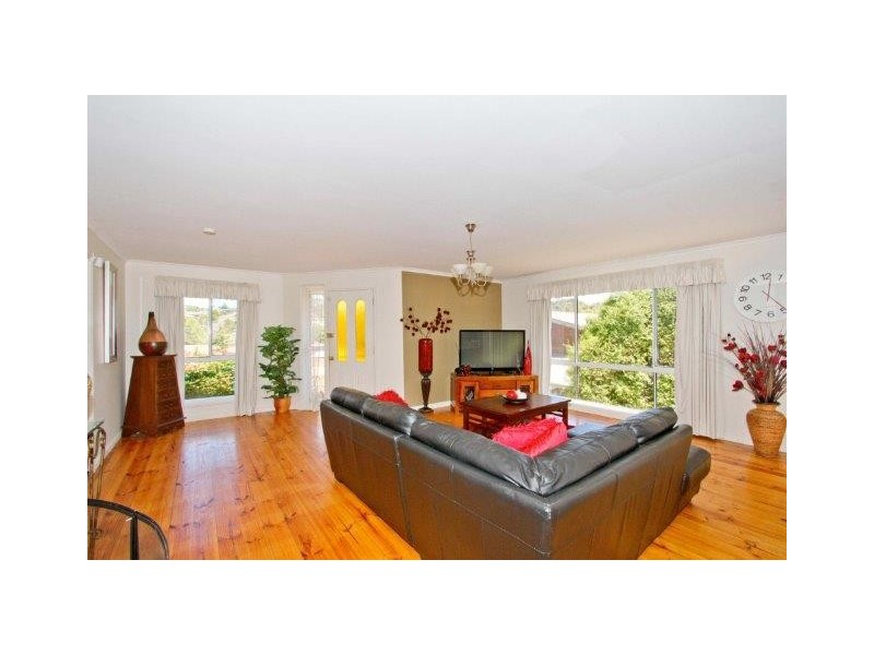 9 Owen Place, Summerhill TAS 7250