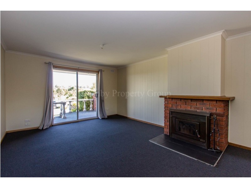 3b Bishops Drive, Newnham TAS 7248