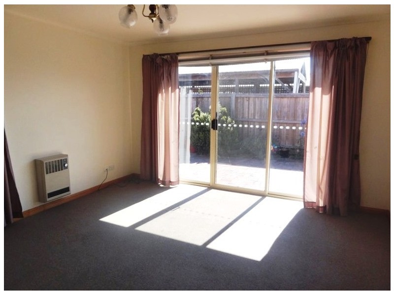 2/10 Winston Street, Mowbray TAS 7248