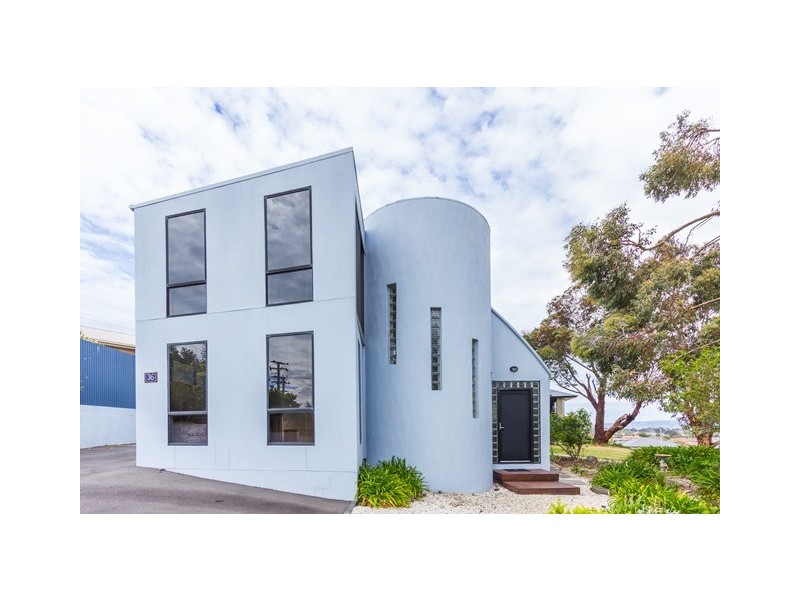 36 Roberts Crescent, Newnham TAS 7248
