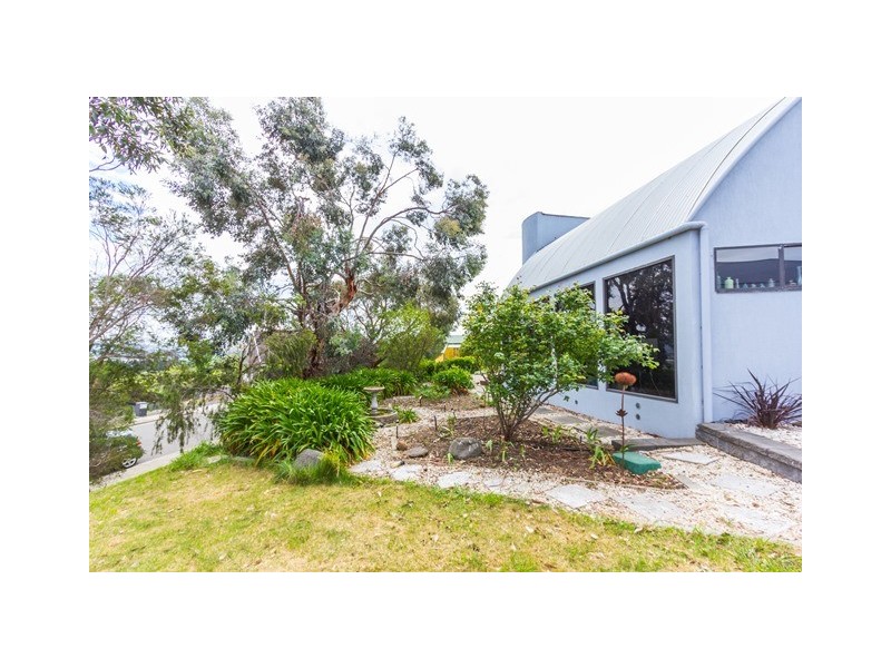 36 Roberts Crescent, Newnham TAS 7248