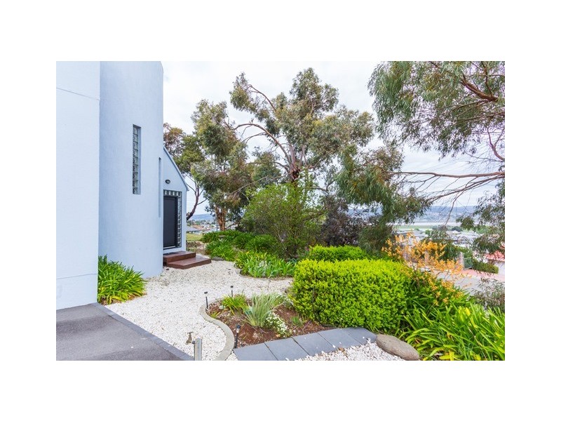 36 Roberts Crescent, Newnham TAS 7248