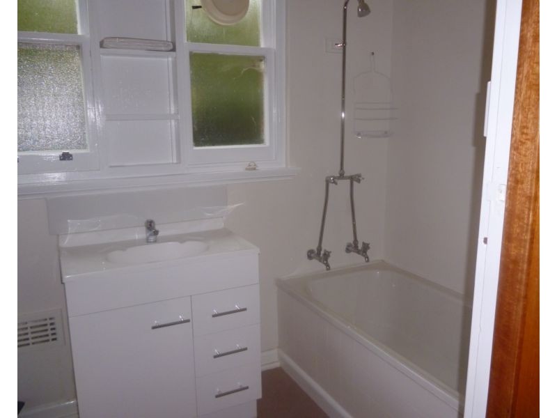 2/30 Connaught Crescent, West Launceston TAS 7250