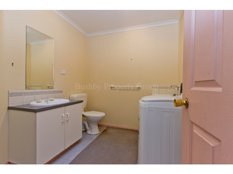 2/4 Roger Retreat, Newnham TAS 7248