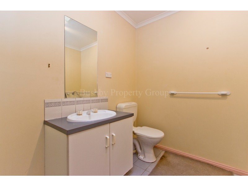 2/4 Roger Retreat, Newnham TAS 7248