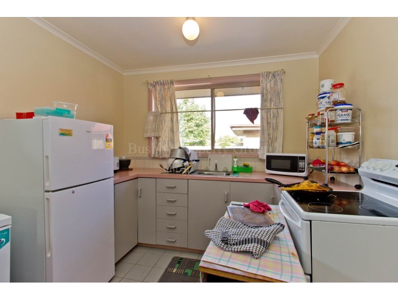 2/4 Roger Retreat, Newnham TAS 7248