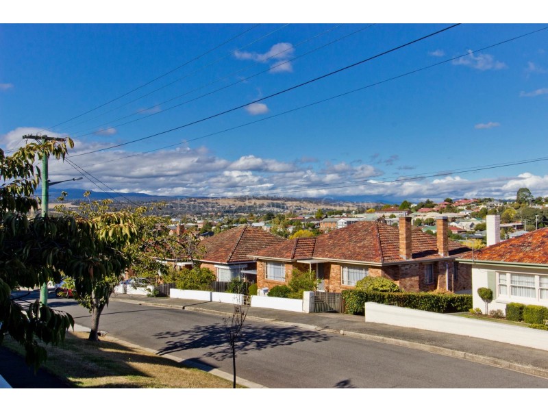 25 Robin Street, Newstead TAS 7250