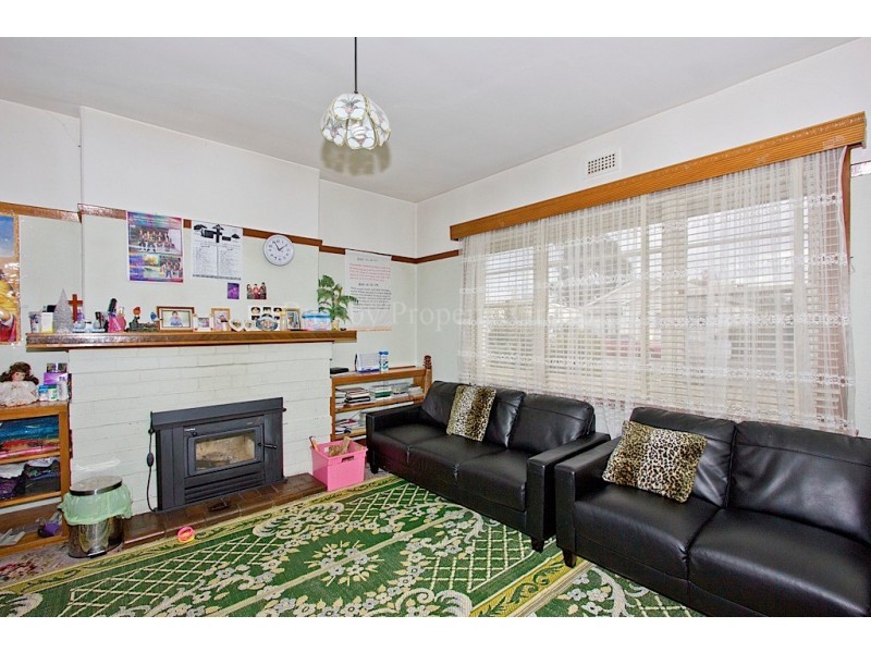16 Luck Street, Mowbray TAS 7248
