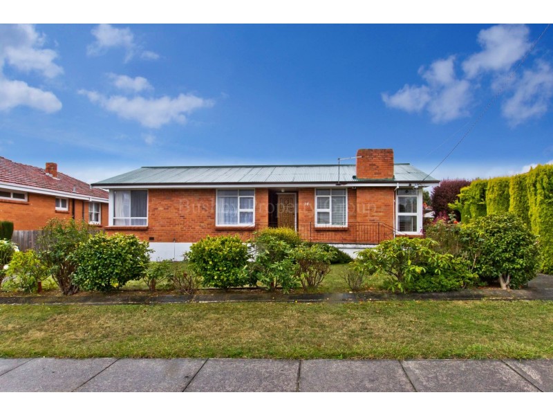 18 Cornwall Crescent, Newnham TAS 7248