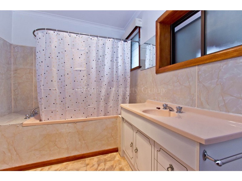 18 Cornwall Crescent, Newnham TAS 7248