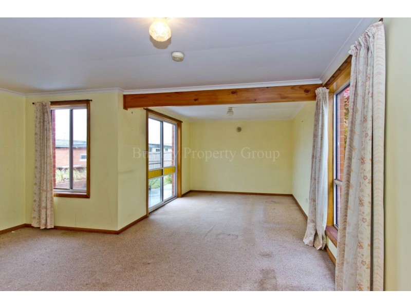 18 Cornwall Crescent, Newnham TAS 7248