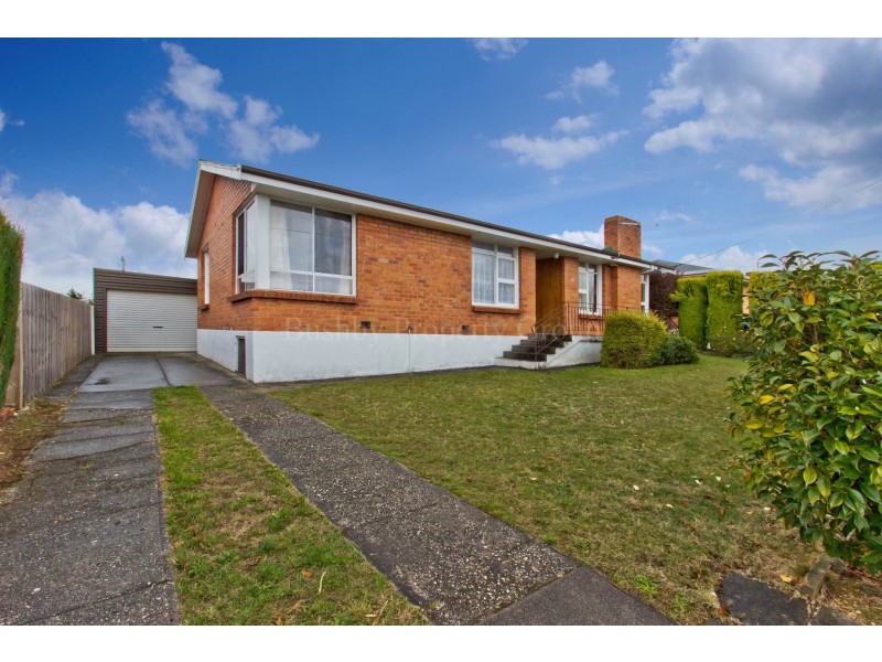 18 Cornwall Crescent, Newnham TAS 7248
