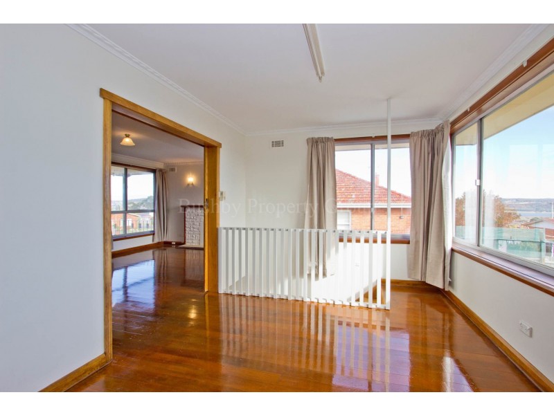 22 Cornwall Crescent, Newnham TAS 7248