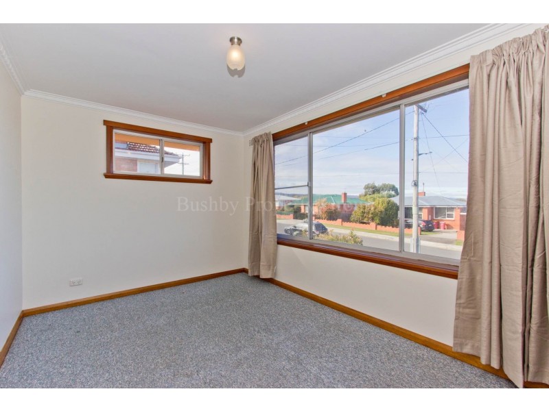 22 Cornwall Crescent, Newnham TAS 7248