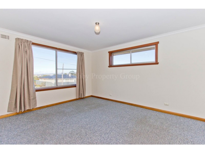 22 Cornwall Crescent, Newnham TAS 7248