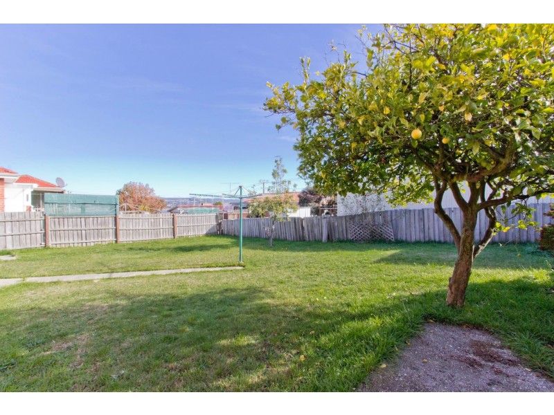 22 Cornwall Crescent, Newnham TAS 7248