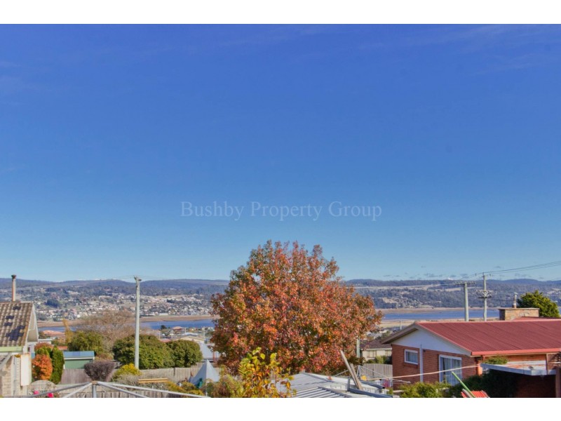 22 Cornwall Crescent, Newnham TAS 7248