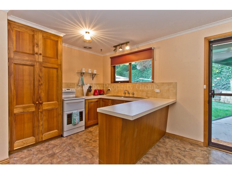 25 Parklands Parade, Newnham TAS 7248