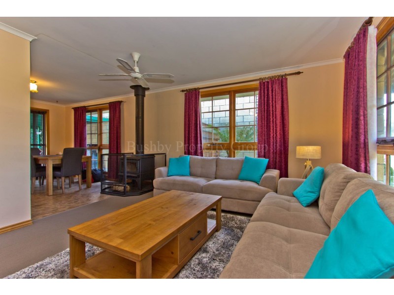 25 Parklands Parade, Newnham TAS 7248