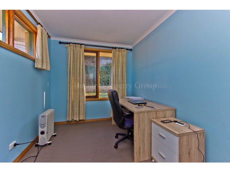 25 Parklands Parade, Newnham TAS 7248