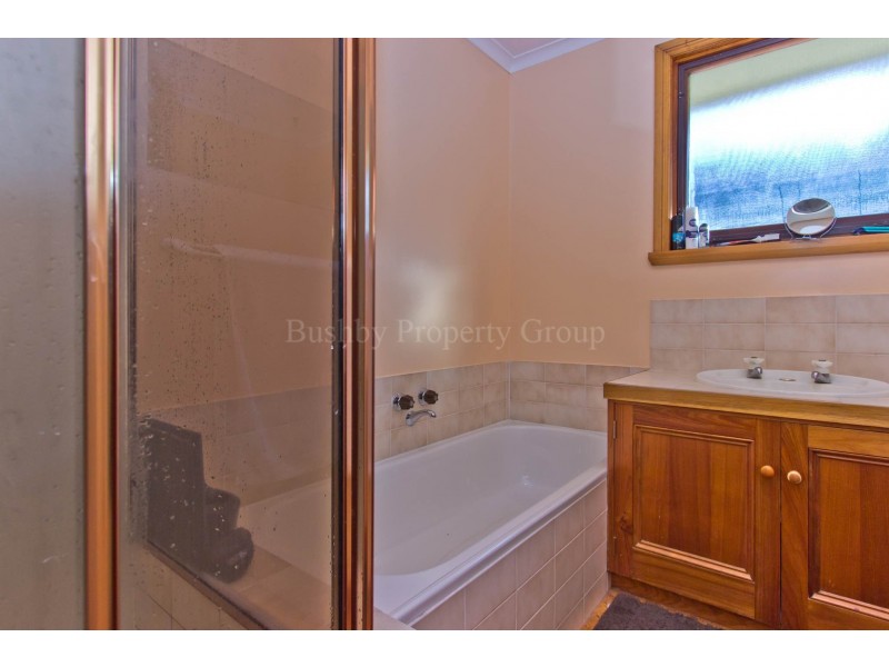 25 Parklands Parade, Newnham TAS 7248