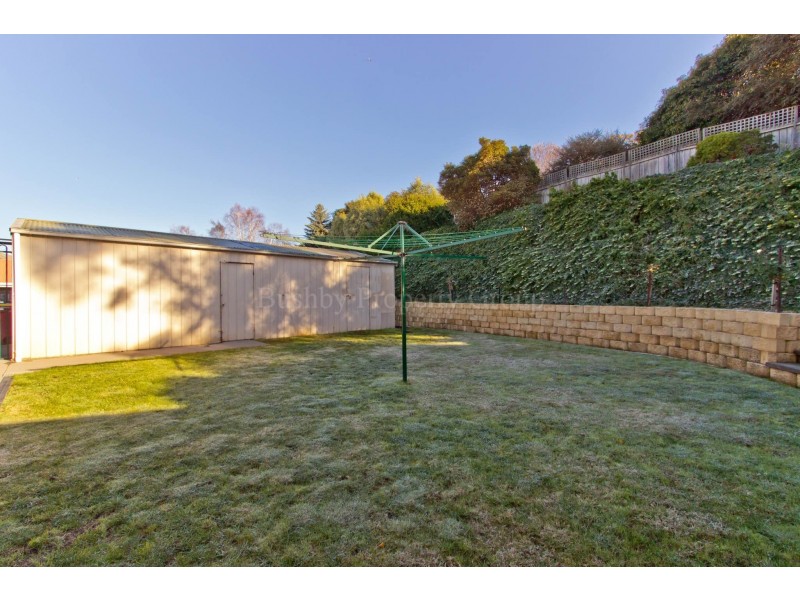 25 Parklands Parade, Newnham TAS 7248