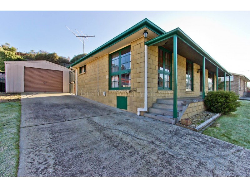 25 Parklands Parade, Newnham TAS 7248