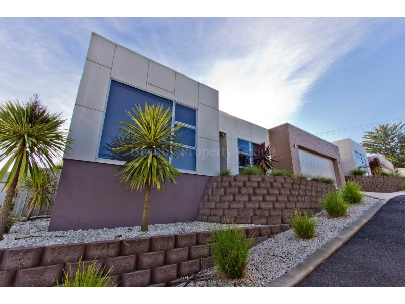2/161 Alanvale Road, Newnham TAS 7248