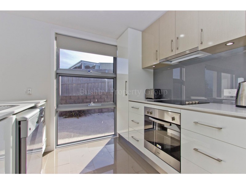 2/161 Alanvale Road, Newnham TAS 7248