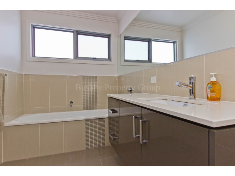 2/161 Alanvale Road, Newnham TAS 7248
