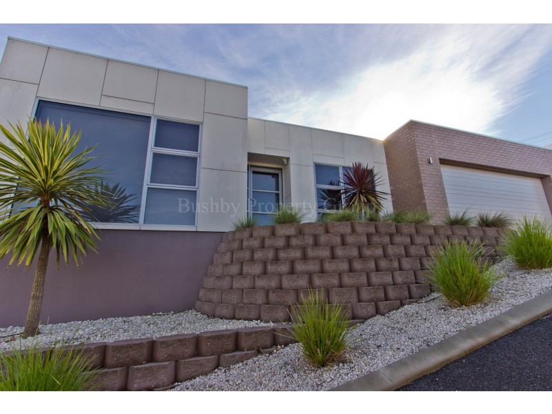 2/161 Alanvale Road, Newnham TAS 7248