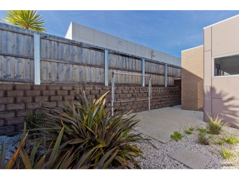 2/161 Alanvale Road, Newnham TAS 7248