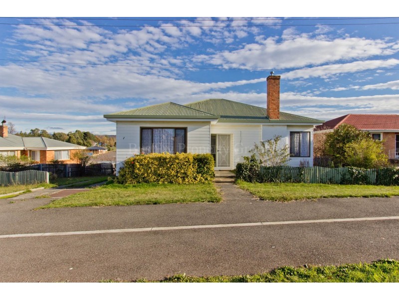 1 Alanvale Road, Newnham TAS 7248